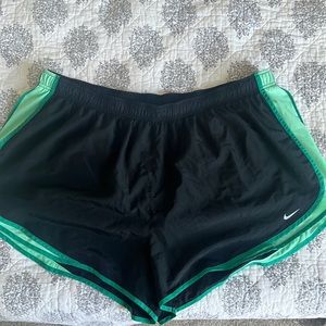 Nike Tempo Short